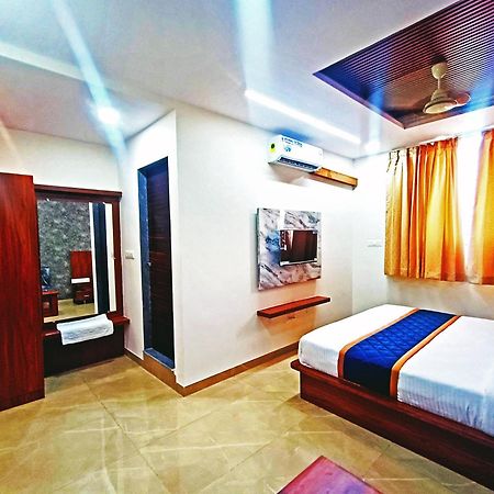 Hotel Achhu Palace Бангалор Экстерьер фото